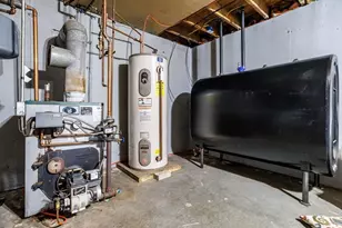 142 Mattawa Cir, Orange, MA 01364 - Photo 27