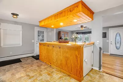 142 Mattawa Cir, Orange, MA 01364 - Photo 5