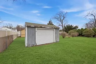 70 Warwick Rd, Chicopee, MA 01020 - Photo 33