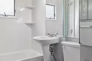 70 Warwick Rd, Chicopee, MA 01020 - Photo 15