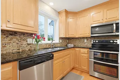 147 Commonwealth Ave, Attleboro, MA 02703 - Photo 5