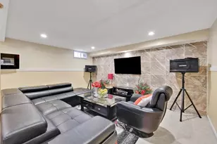 47 Ravenwood St, Springfield, MA 01129 - Photo 23