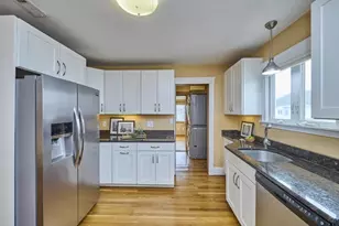 27 Homer Cir, Medford, MA 02155 - Photo 7