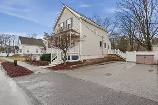 24 Minot St, Reading, MA 01867 - Photo 5