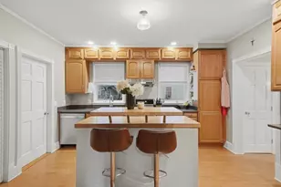 24 Minot St, Reading, MA 01867 - Photo 9