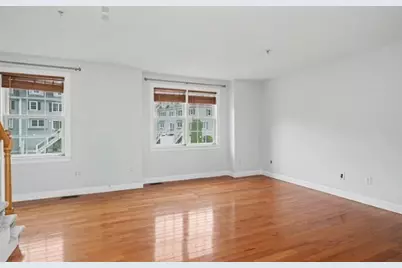 1975 Middlesex St #10, Lowell, MA 01851 - Photo 9