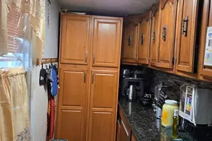 11 Maxwell St, Worcester, MA 01607 - Photo 5