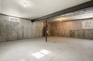 181 Tarkiln Pl, New Bedford, MA 02745 - Photo 23