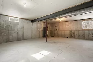 181 Tarkiln Pl, New Bedford, MA 02745 - Photo 21