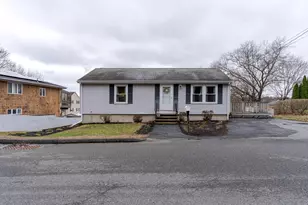 24 Hanson Rd, Saugus, MA 01906 - Photo 19