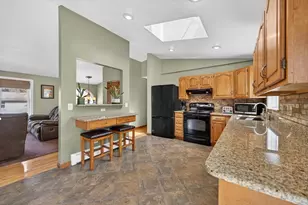 1079 Langley St, Fall River, MA 02720 - Photo 11