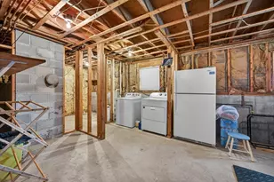 1079 Langley St, Fall River, MA 02720 - Photo 25