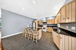 32 Madison Ct, Westport, MA 02790 - Photo 11