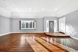 32 Madison Ct, Westport, MA 02790 - Photo 5