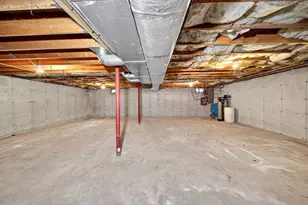 32 Madison Ct, Westport, MA 02790 - Photo 25