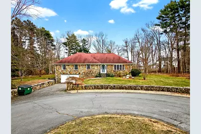 32 Madison Ct, Westport, MA 02790 - Photo 1