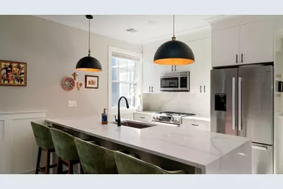 1252 Broadway #4, Somerville, MA 02144 - Photo 3