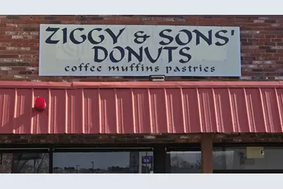 6 Bourbon St, Peabody, MA 01960 - Photo 1