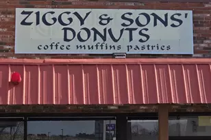 6 Bourbon St, Peabody, MA 01960 - Photo 1