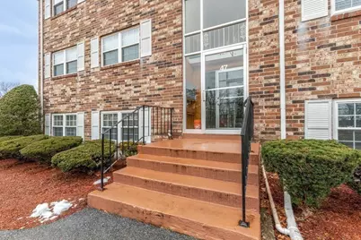 47 Edgelawn Ave #12, North Andover, MA 01845 - Photo 3