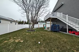 100 Bailey St, Fall River, MA 02724 - Photo 33