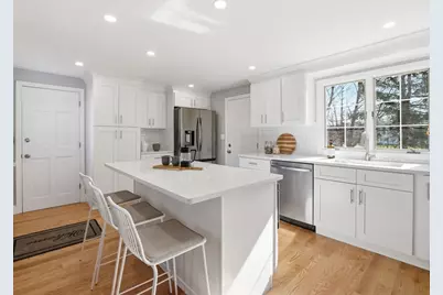 58 Maple St, Framingham, MA 01702 - Photo 5