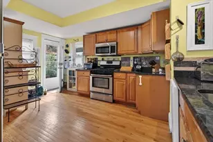 25 Elm St, Medford, MA 02155 - Photo 7