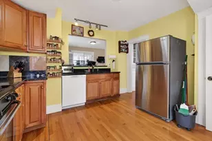 25 Elm St, Medford, MA 02155 - Photo 9