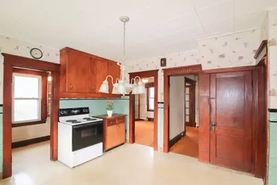 110 Bonneville Ave, Chicopee, MA 01013 - Photo 7