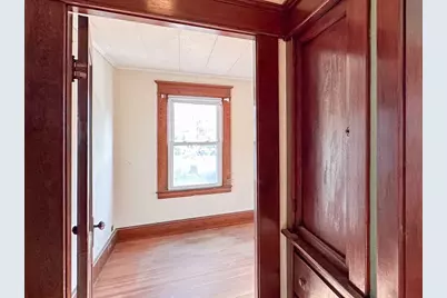 110 Bonneville Ave, Chicopee, MA 01013 - Photo 17