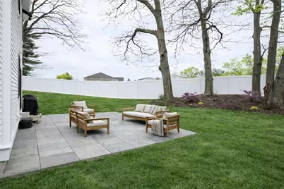 405 Parker St #405, Newton, MA 02459 - Photo 3