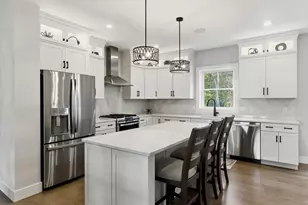 5 Elise Ave, Londonderry, NH 03053 - Photo 3