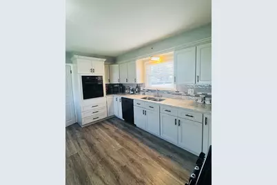 649 Stafford Rd, Fall River, MA 02721 - Photo 11