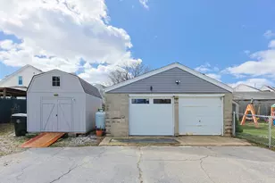 1417 Globe St, Fall River, MA 02721 - Photo 3