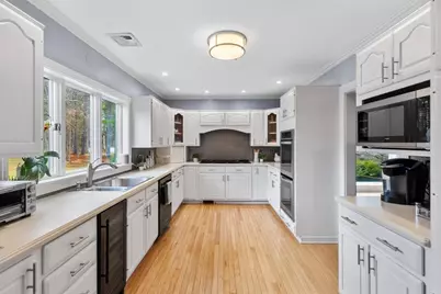 319 Lowell St, Lynnfield, MA 01940 - Photo 11
