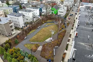 60 Cross St E, Somerville, MA 02143 - Photo 27