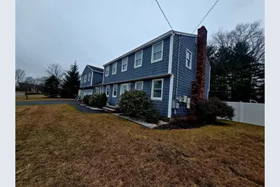 20 Farm Pond Rd, Dracut, MA 01826 - Photo 3