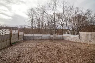 102 Grove St, Chicopee, MA 01020 - Photo 9