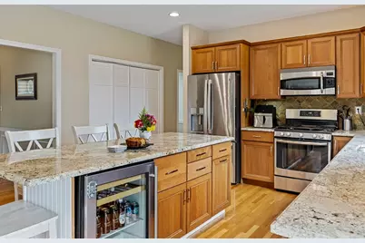 20 Constitution Cir, Holliston, MA 01746 - Photo 9