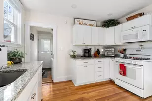 105 Poplar St, Watertown, MA 02472 - Photo 5