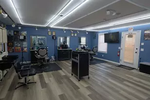 17 Lombard St, Springfield, MA 01105 - Photo 7