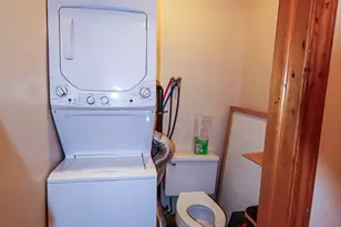 17 Lombard St, Springfield, MA 01105 - Photo 9