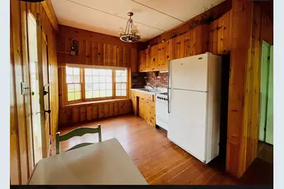 37 Lincoln Hwy, Wareham, MA 02571 - Photo 9