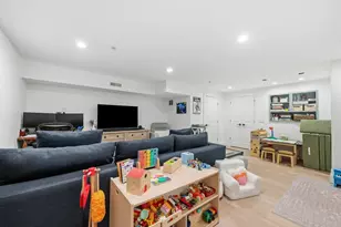35 Tuckerman St, Boston, MA 02127 - Photo 13
