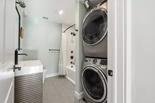 35 Tuckerman St, Boston, MA 02127 - Photo 19