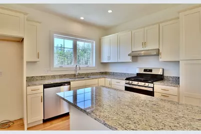 16B Crownshield #16B, Uxbridge, MA 01569 - Photo 5