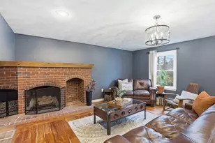 165 Townsend St, Pepperell, MA 01463 - Photo 5