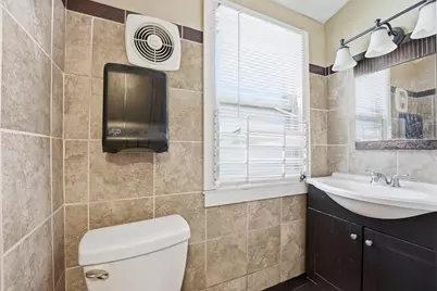 127 Orange St, Springfield, MA 01108 - Photo 31