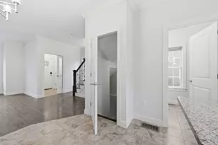 70 Hatfield St, Northampton, MA 01060 - Photo 31