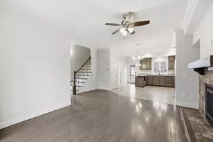 70 Hatfield St, Northampton, MA 01060 - Photo 9